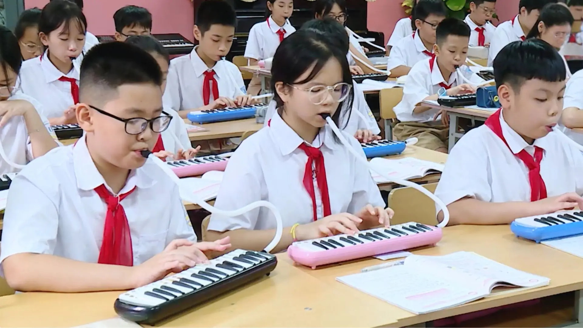 Dạy và học âm nhạc trong trường phổ thông | Giáo dục và Đào tạo | 02/11/2025